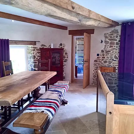 Domaine La Synchronicite - Et D'hotes Panzió Saint-Sauveur-Villages